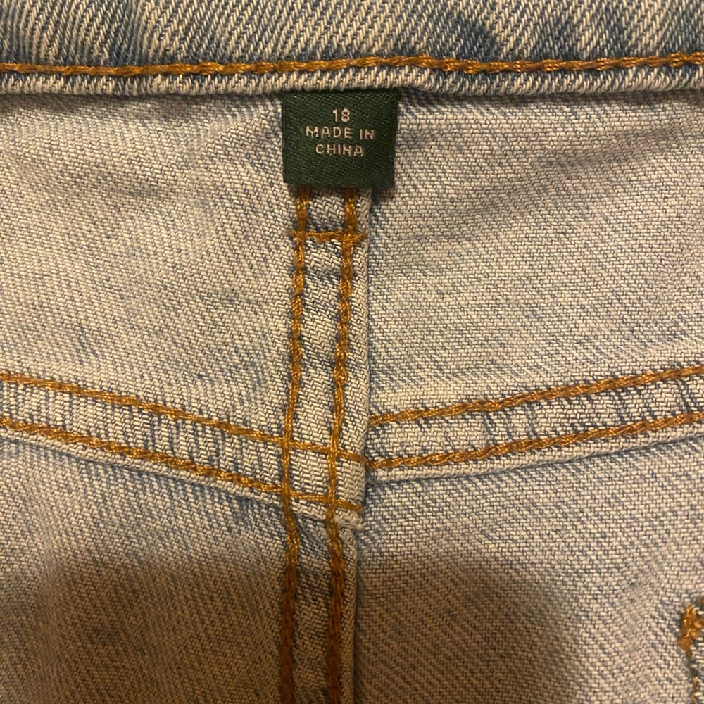 High Rise Mom Jeans - Picture 3 of 5